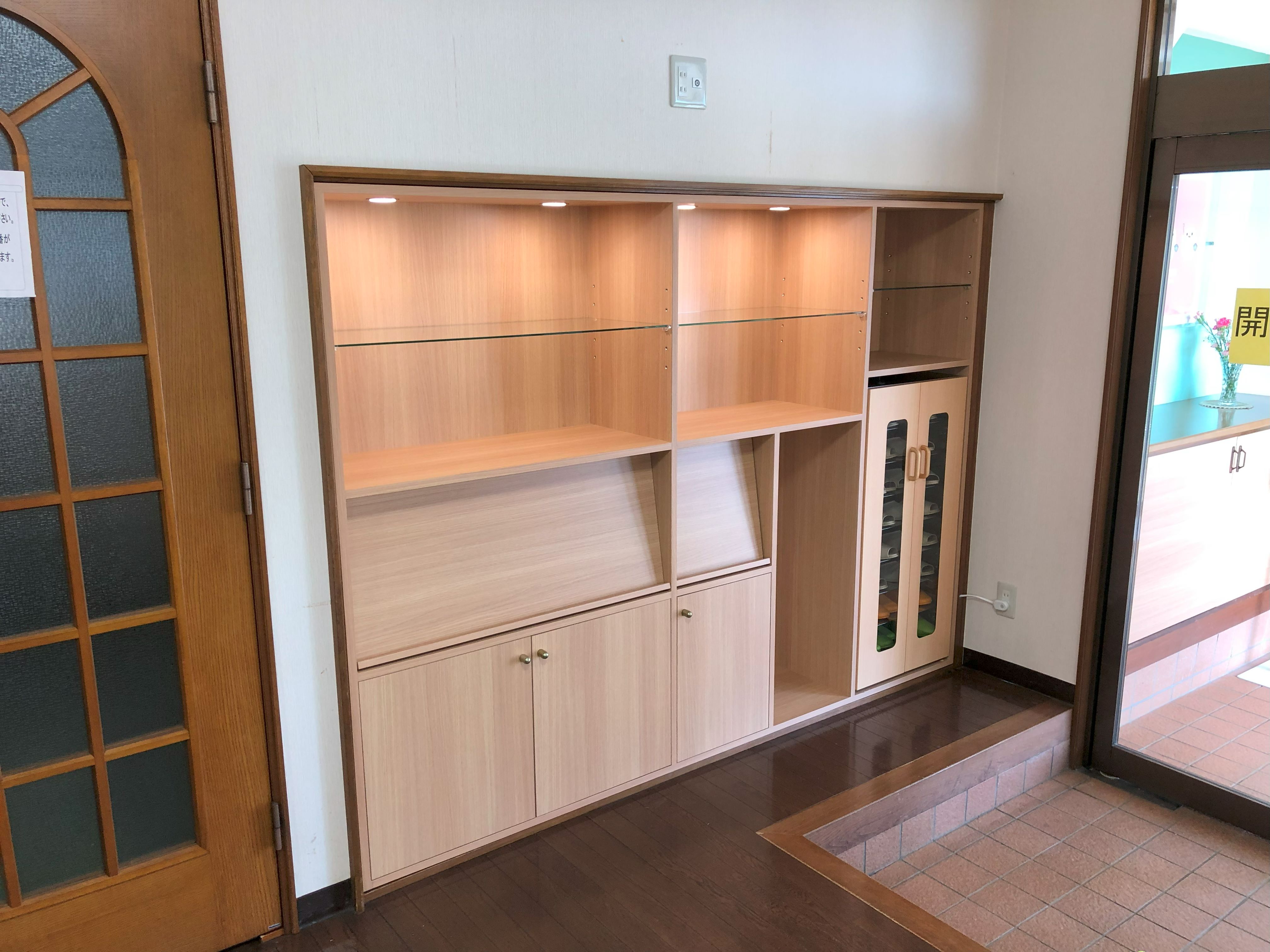 歯科医院の飾り棚